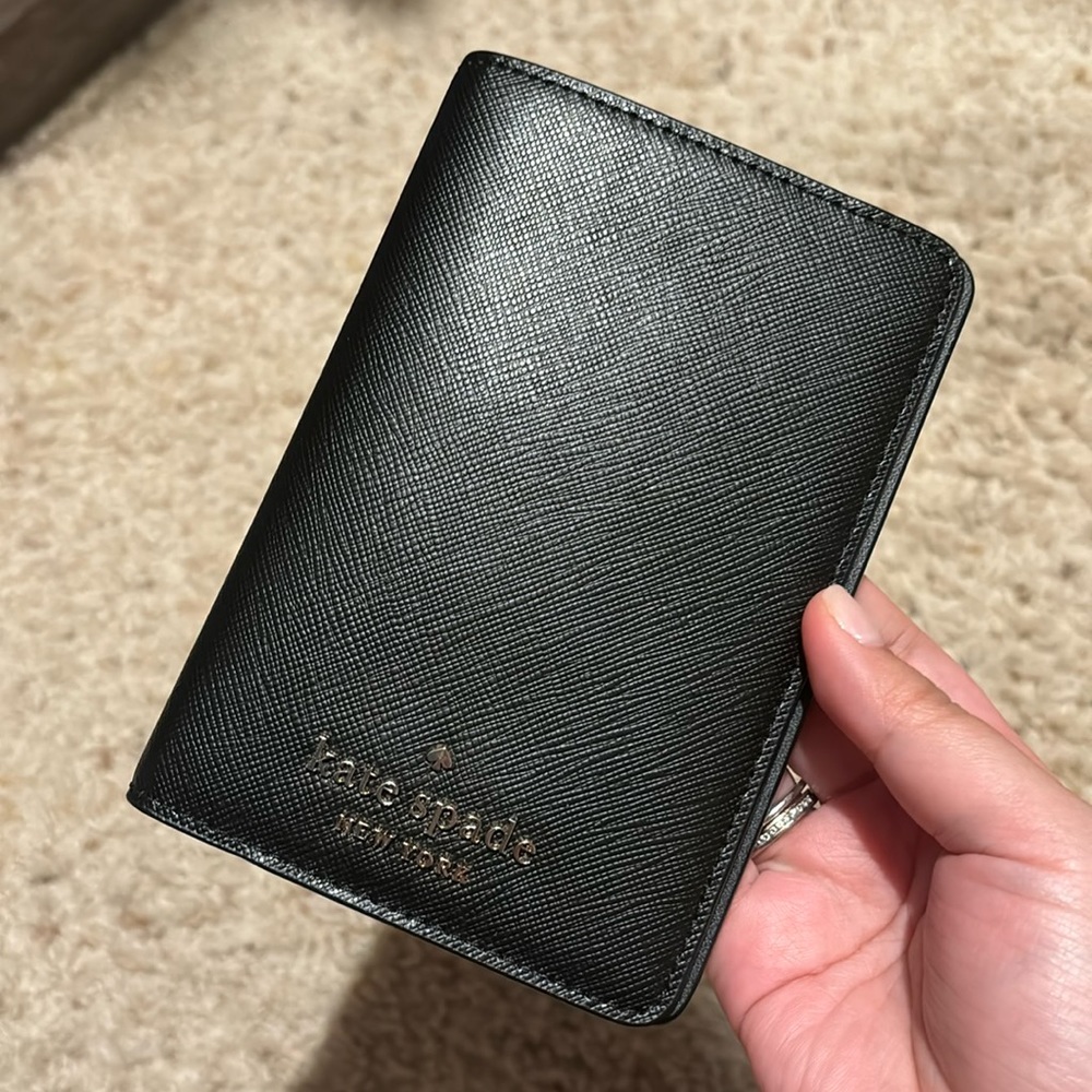 BNWT kate spade passport cover